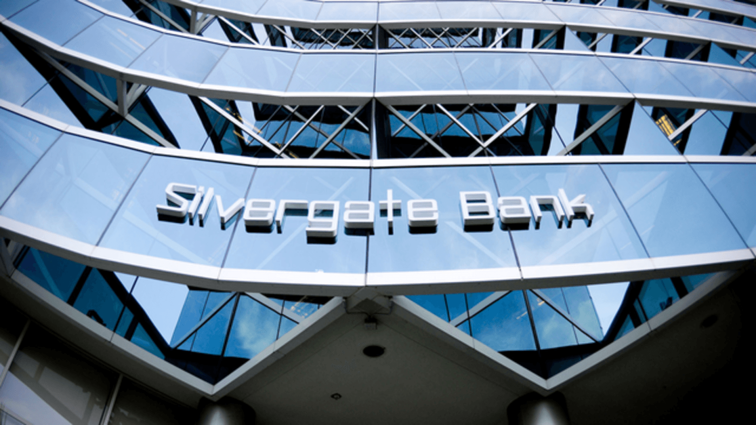 Nach Rückstufung von Microstrategy raten die Analytiker zu kryptozentrischer Smallcap-Bank
