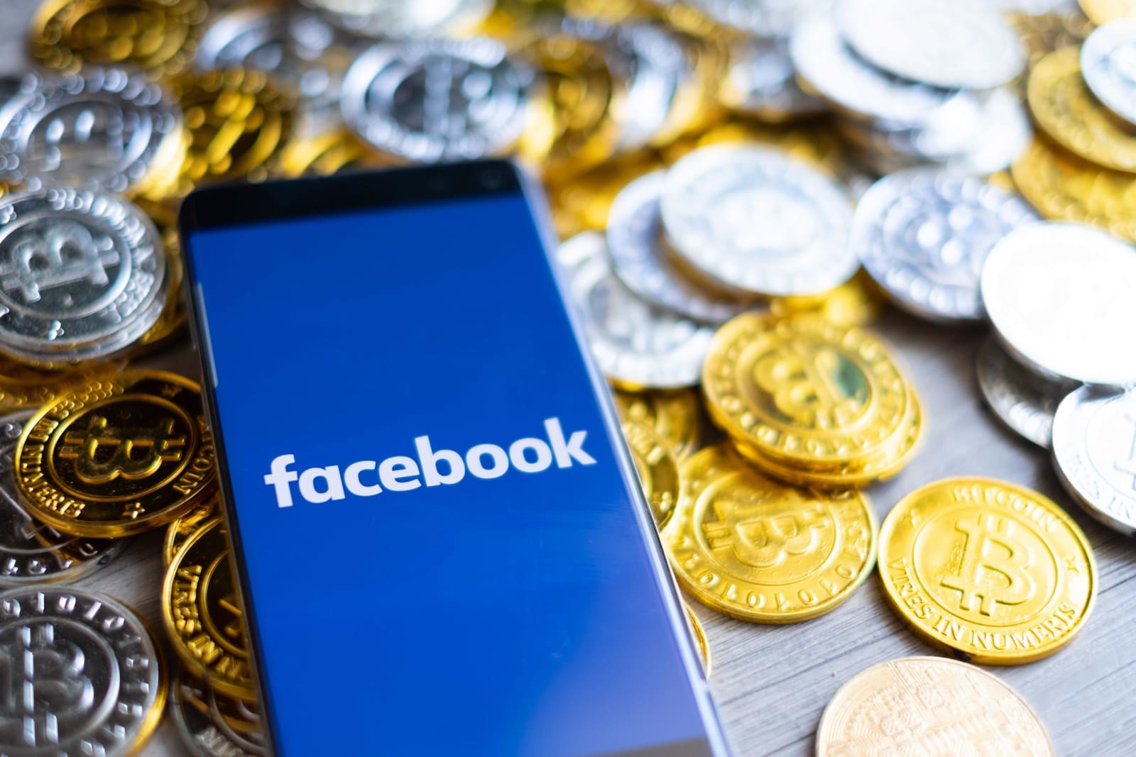 Facebook betrachtet NFTs "definitiv", sagte ein Manager